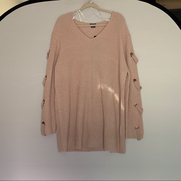 City Chic Jumper Eyelet Sweater Size L - Picture 2 of 7